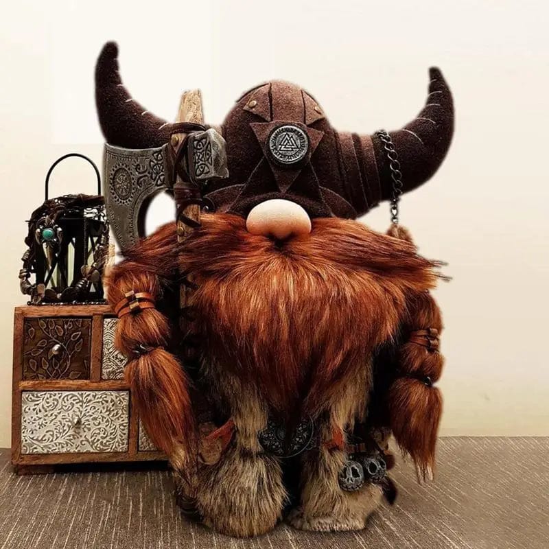 Detaljeret viking kriger plysfigur i blødt materiale, med autentisk rustning og skæg. Nordisk historie legetøj.