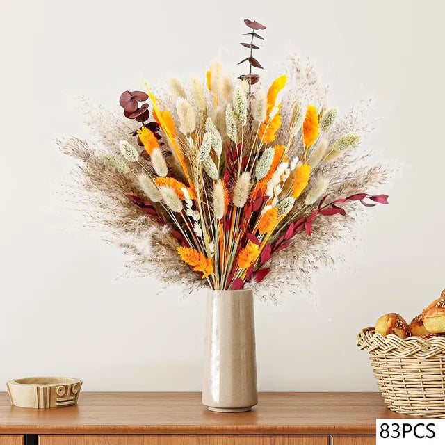 Stor tørret blomsterbuket med et mix af græsser. Ideel boho dekoration til stue eller kontor.