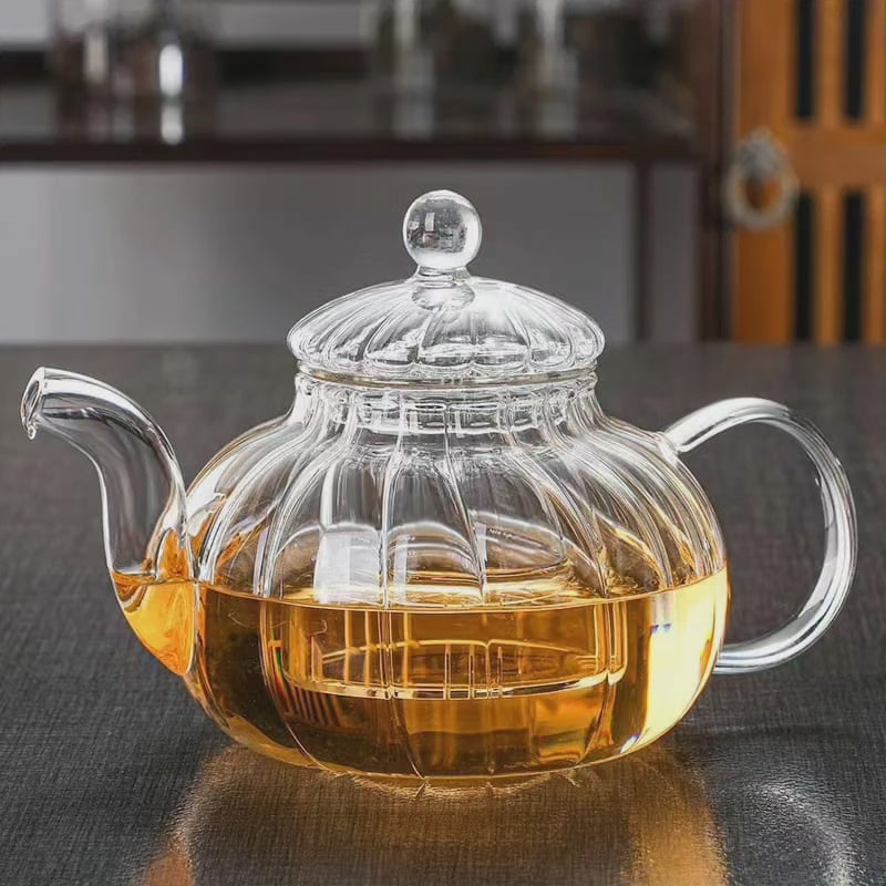 Borosilikatglas tekande 800ml med stribet design og rustfrit stål-infuser til te- og kaffeentusiaster. Ideel til køkkenet.