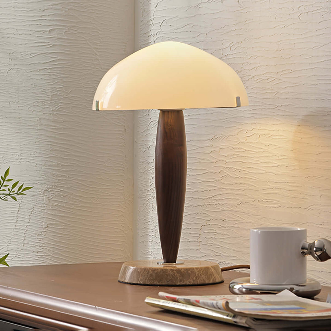 Designer bordlampe med valnødfod