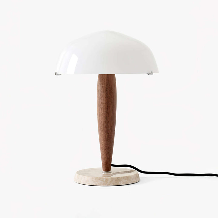 Designer bordlampe med valnødfod