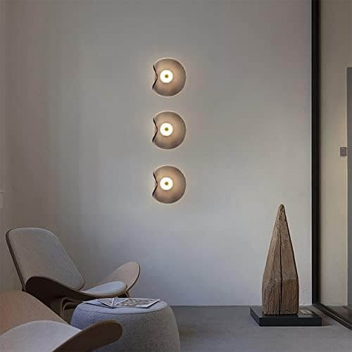 Moderne LED-væglampe med røgfarvet glas