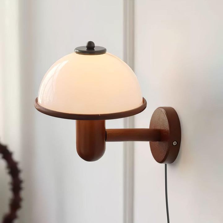 Moderne væglampe med svampedesign i træ