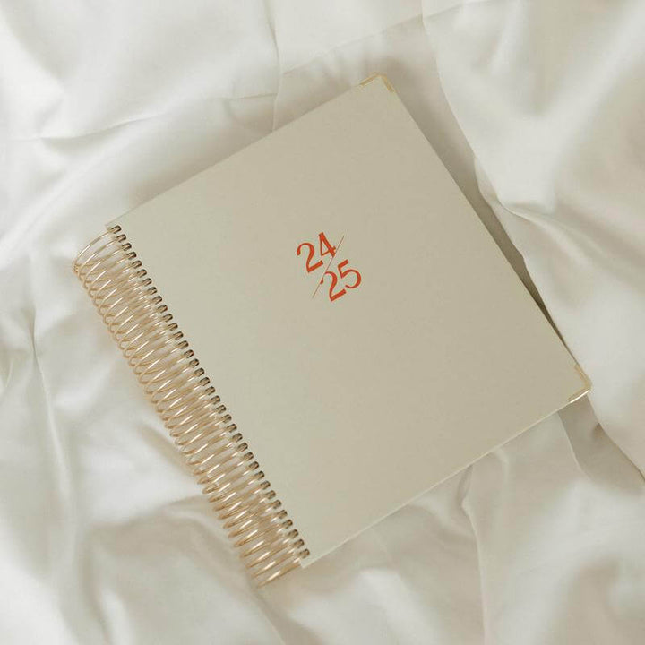 Daglig Planner 2024-25 med Tracker - Organizer