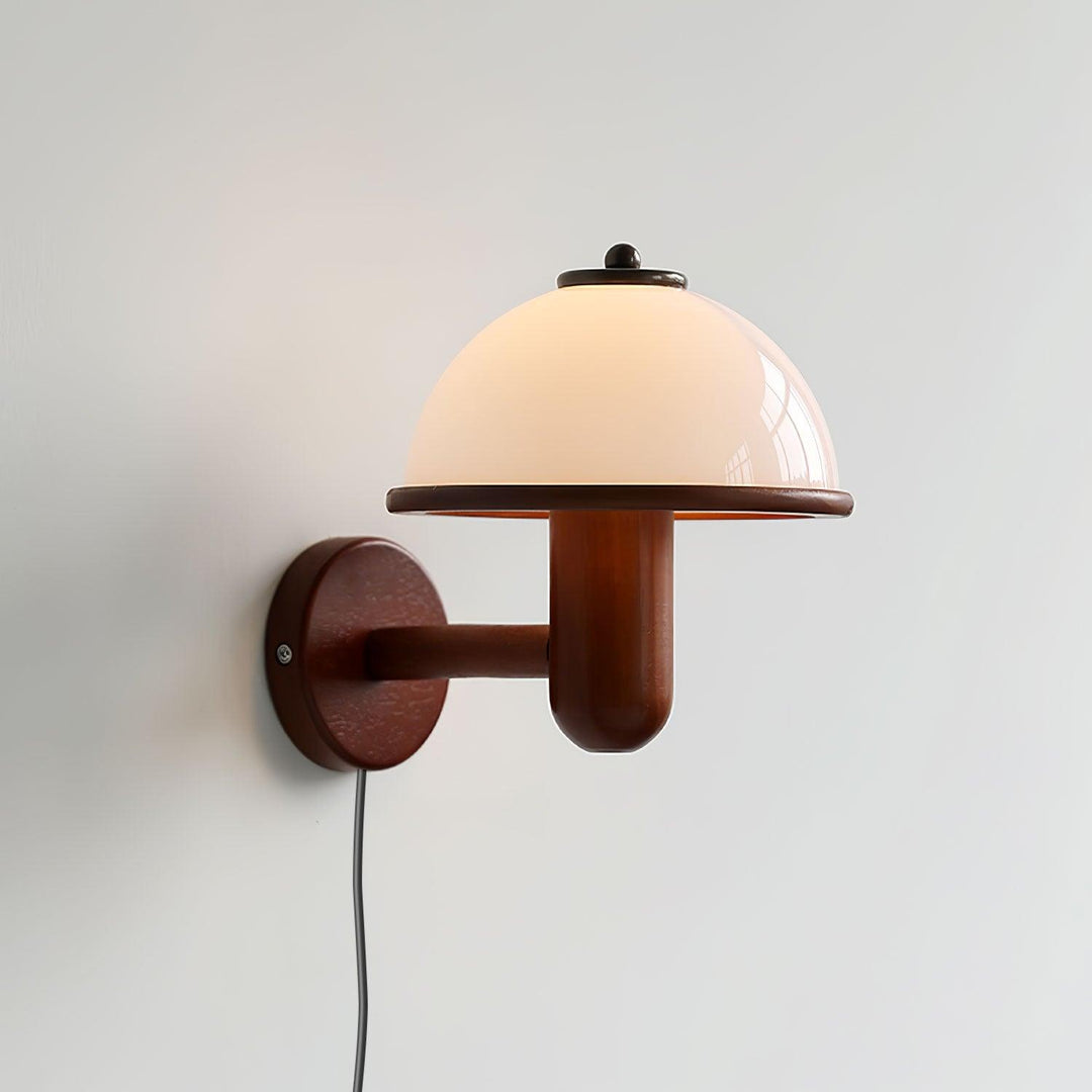 Moderne væglampe med svampedesign i træ