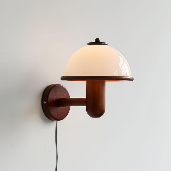 Moderne væglampe med svampedesign i træ