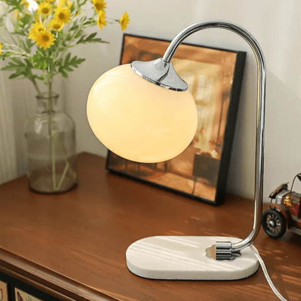 Moderne Metal-Glas Bordlampe