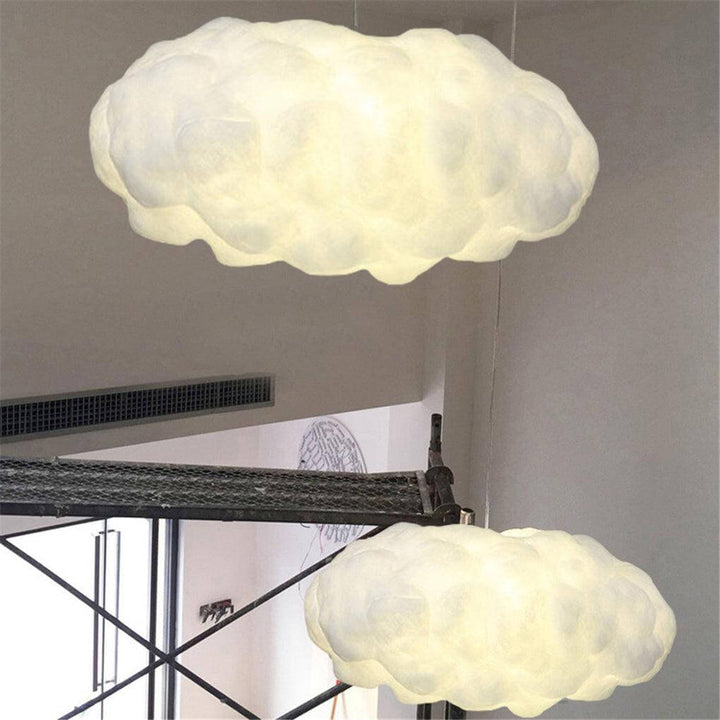 Elegant CloudGlow pendellampe, minimalistisk og funktionel belysning, skaber drømmende atmosfære overalt.