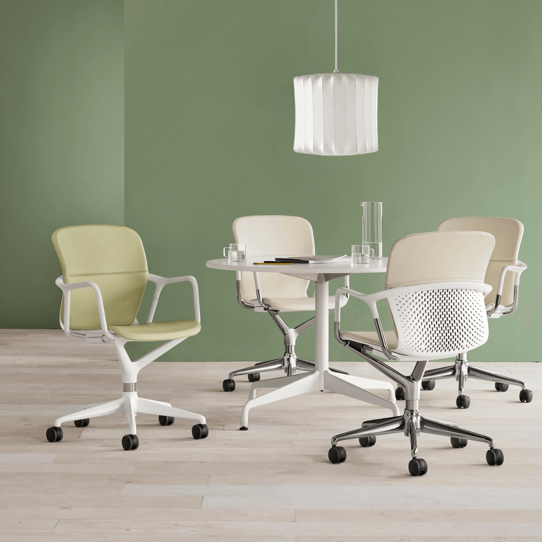 Moderne halvtømmer pendellampe i stilrent design