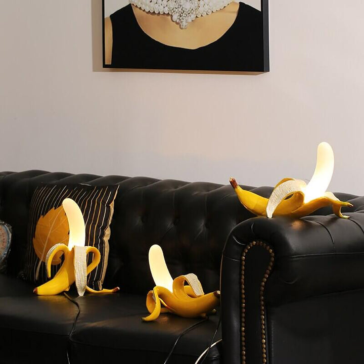 Elegant Art Deco Bordlampe med Banandesign