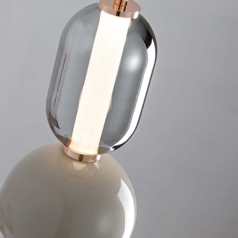 Minimalistisk skandinavisk pendellampe i glas og jern