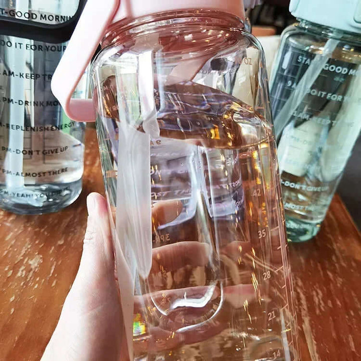 2L Vandflaske med sugerør og tidsmarkør