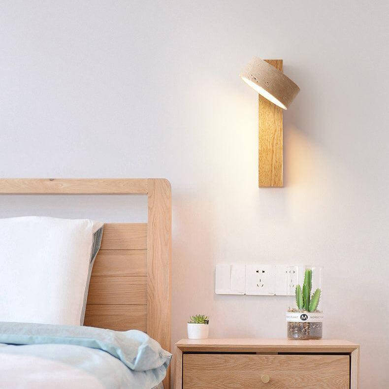 Drejbar væglampe i sten og træ med LED