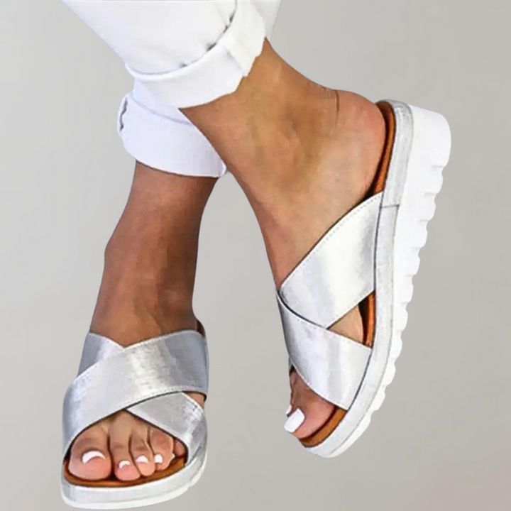 Komfortable Dame Abelone slip-in fladesandaler. Moderigtige sommersko til fritid og en let hverdag.