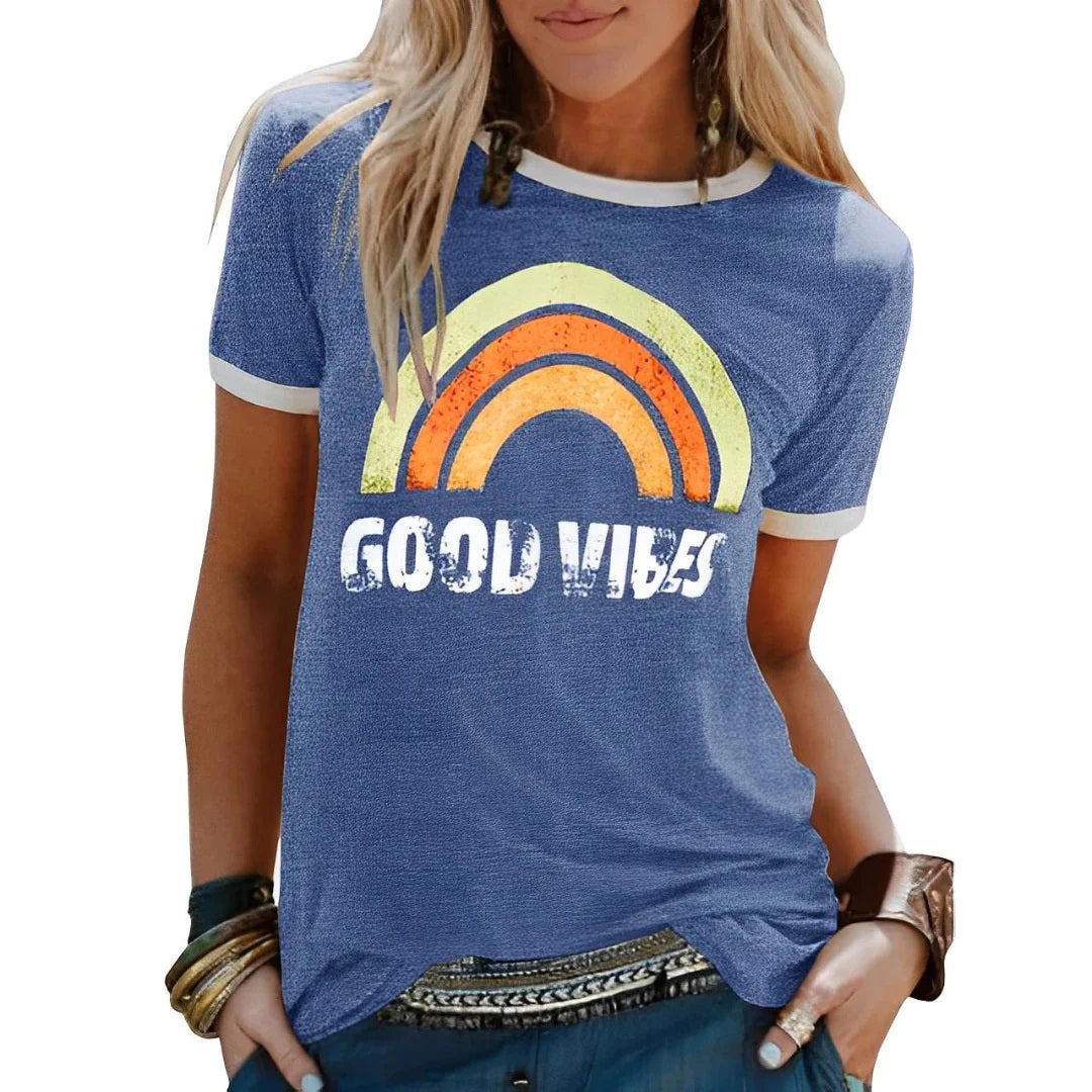 Farverig grafisk dame t-shirt med unikt print, ideel som moderne sommer t-shirt. Plus size muligheder.
