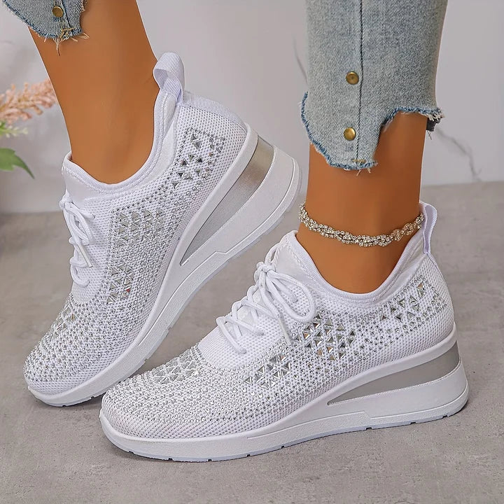Fashionable Annika sneakers med rhinsten, støtte og ortopædisk komfort til aktive kvinder.