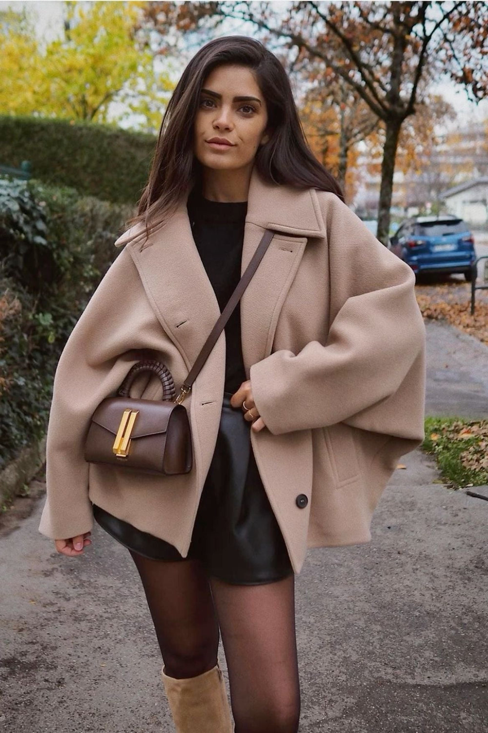 Stilfuld Dame Eliza oversized frakke for et trendy og komfortabelt look. Ideel modefrakke med urban appeal.