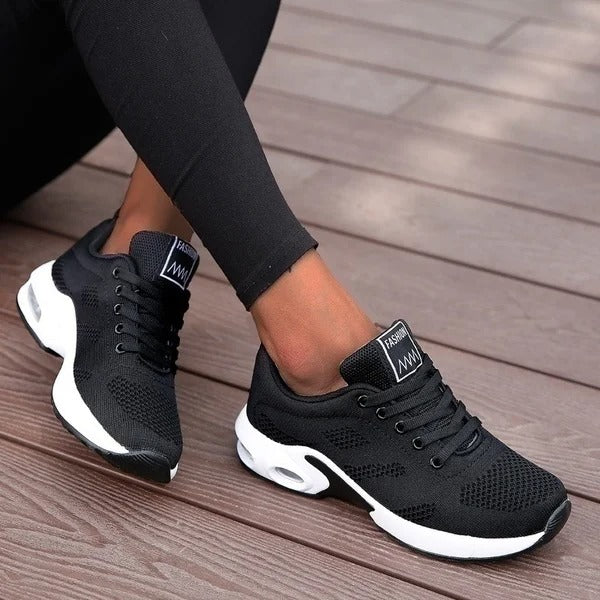 Letvægts dame sneakers med stødabsorberende sål for uovertruffen komfort og fodstøtte.