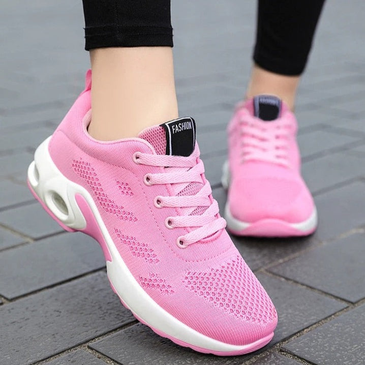 Ultimativ komfort i disse dame sneakers; ergonomisk design med støtte til svangen.