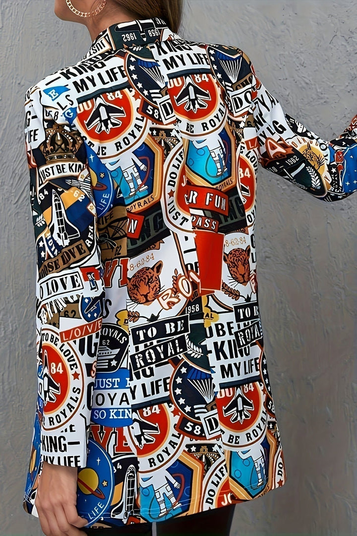 Nærbillede af dame graffiti blazers unikke print. Moderne kunst og luksus design.