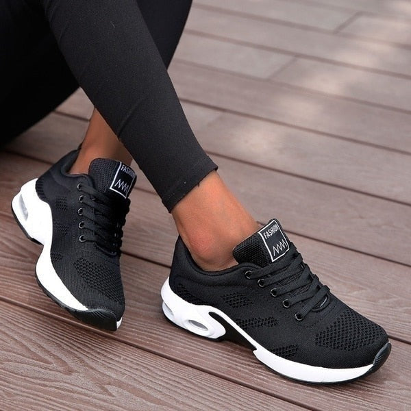 Støttende damesneakers med ortopædisk design. Ideel mod fodsmerter & til aktiv livsstil. Maksimal komfort.