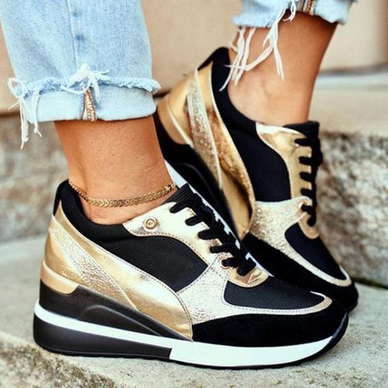 Dame sneakers med åndbar overdel og blød dæmpning, optimal komfort set fra oven.