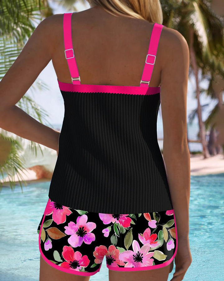 Komfortabelt dame tankini sæt, ribbet design med mavekontrol til sommer.