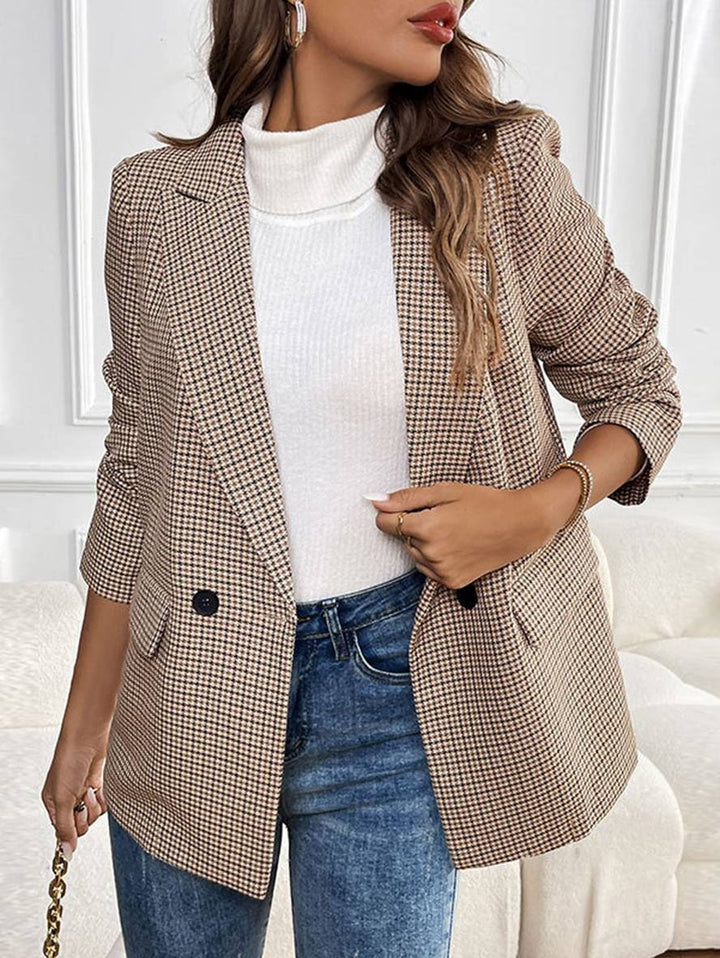 Dame ternet khaki blazer med knaplukning; elegant og afslappet stil, perfekt som overtøj.