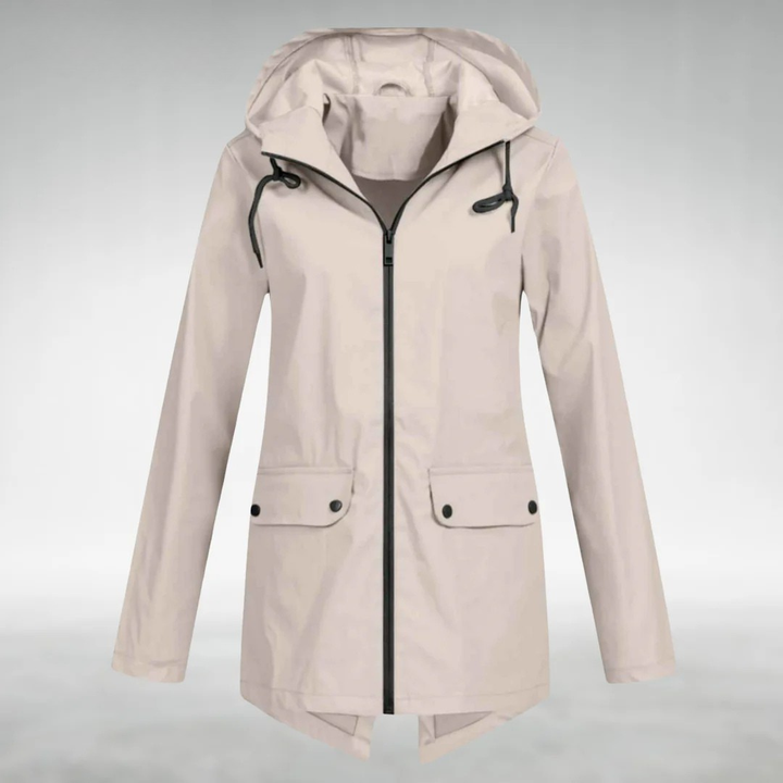 Stilfuld dame softshell overgangsjakke med hætte, ideel til forår og efterår.