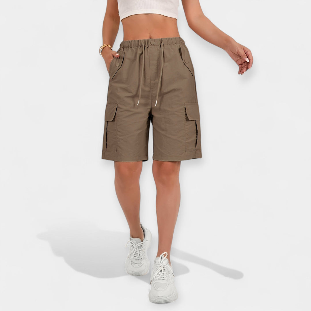 Dames cargo shorts med praktiske lommer, ideelle til komfortabel og stilfuld sommerbrug.
