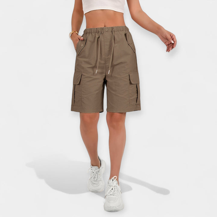 Dames cargo shorts med praktiske lommer, ideelle til komfortabel og stilfuld sommerbrug.