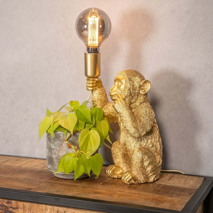 Gylden Abe Bordlampe - Luksuriøst Design