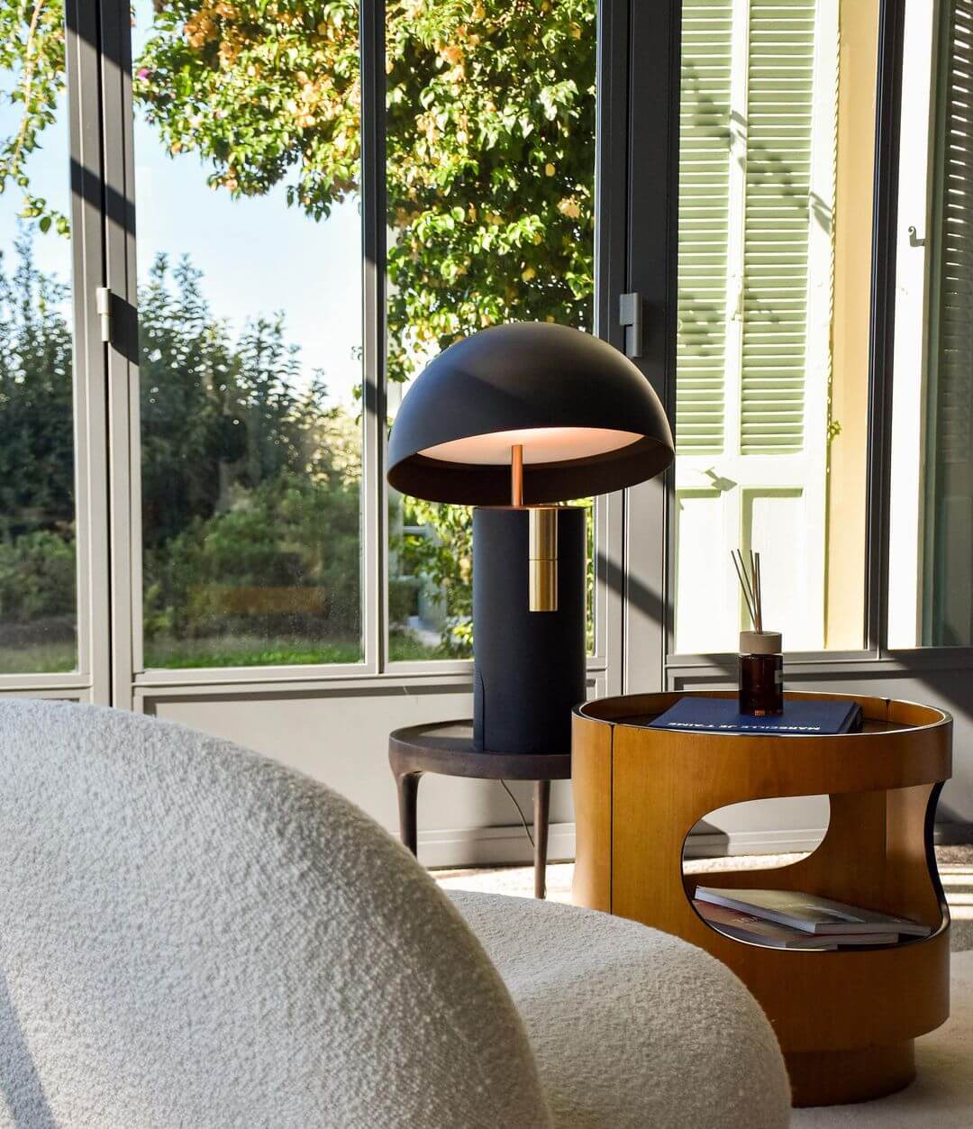 Moderne designer bordlampe med drejelige cylindre