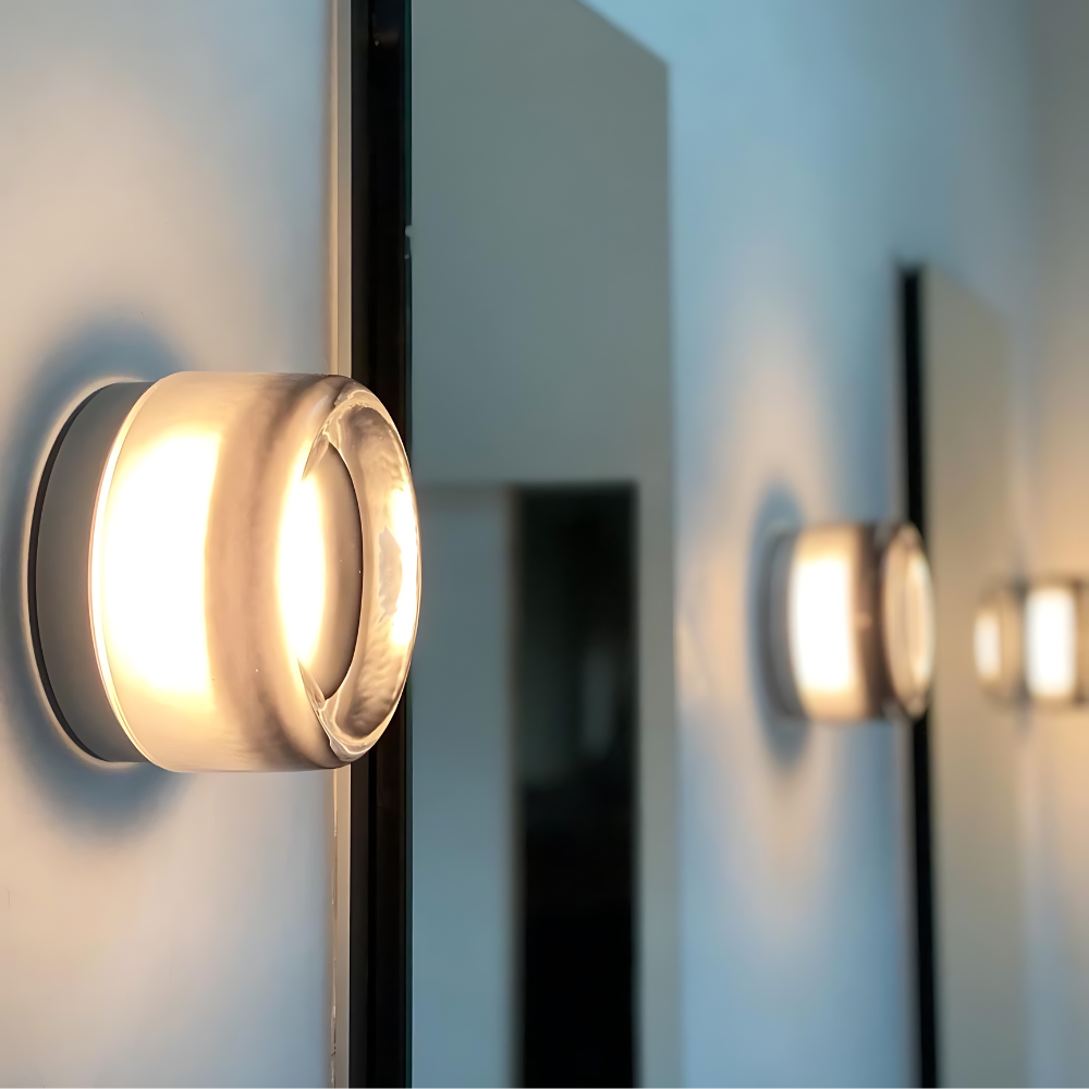 Rund dekorativ lampe. En flot løsning til stemningsfuld belysning i ethvert rum i hjemmet.
