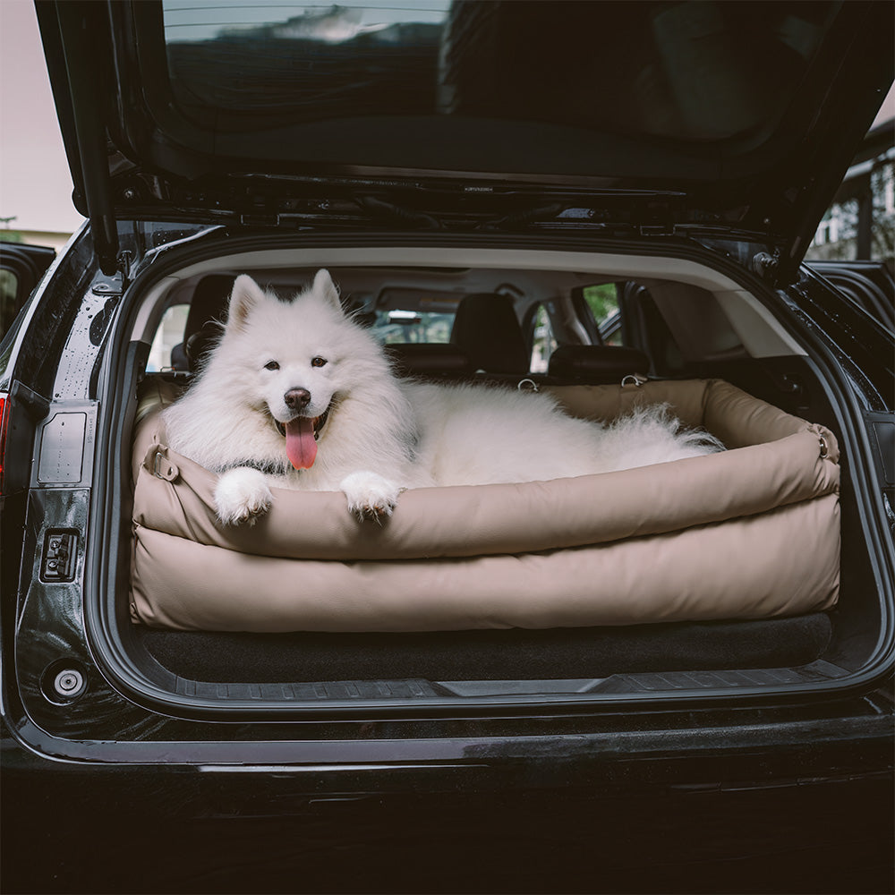Deluxe hundeautostol i kunstlæder, tofarvet, rummelig, til mellemstore til store hunde, med plys og skridsikker bund