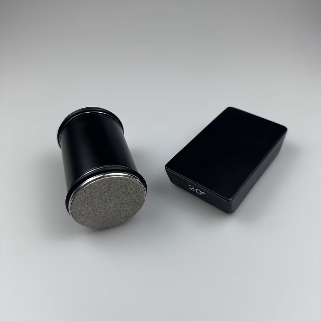 Diamantbelagt knivsliber med ergonomisk design, ideel til hurtig, præcis slibning af køkkenknive.