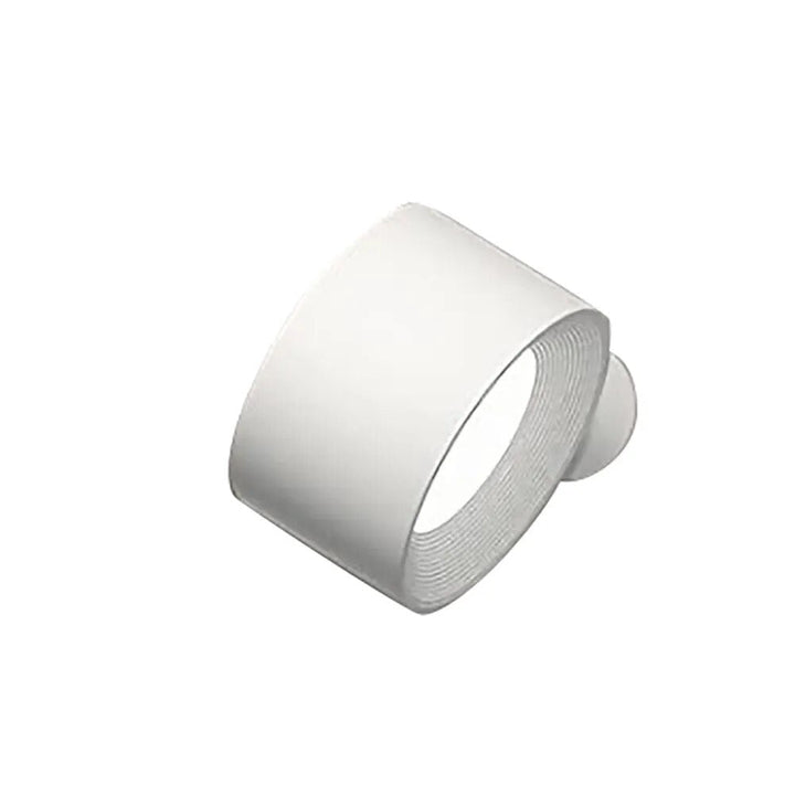 Praktisk LED væglampe med USB-opladning. Trådløs og genopladelig løsning for fleksibel indendørs belysning.