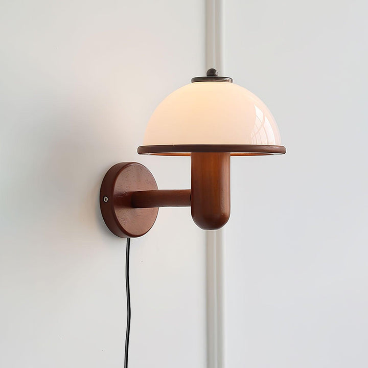 Moderne væglampe med svampedesign i træ