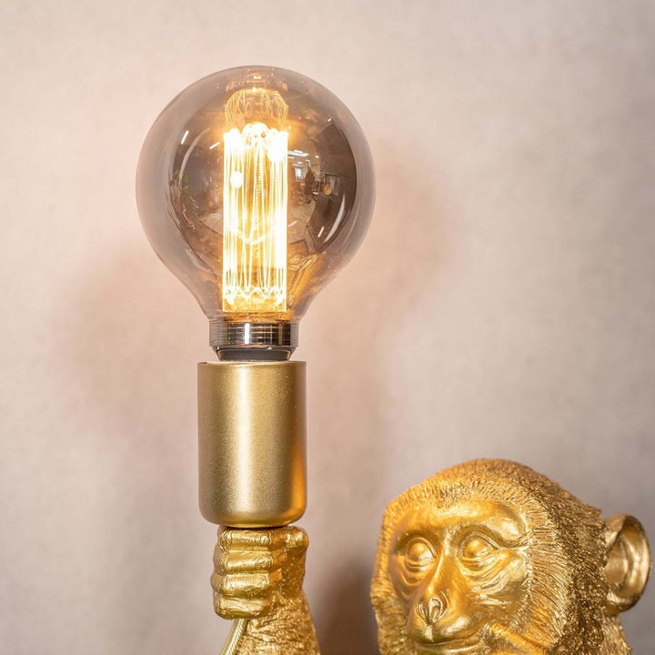 Gylden Abe Bordlampe - Luksuriøst Design