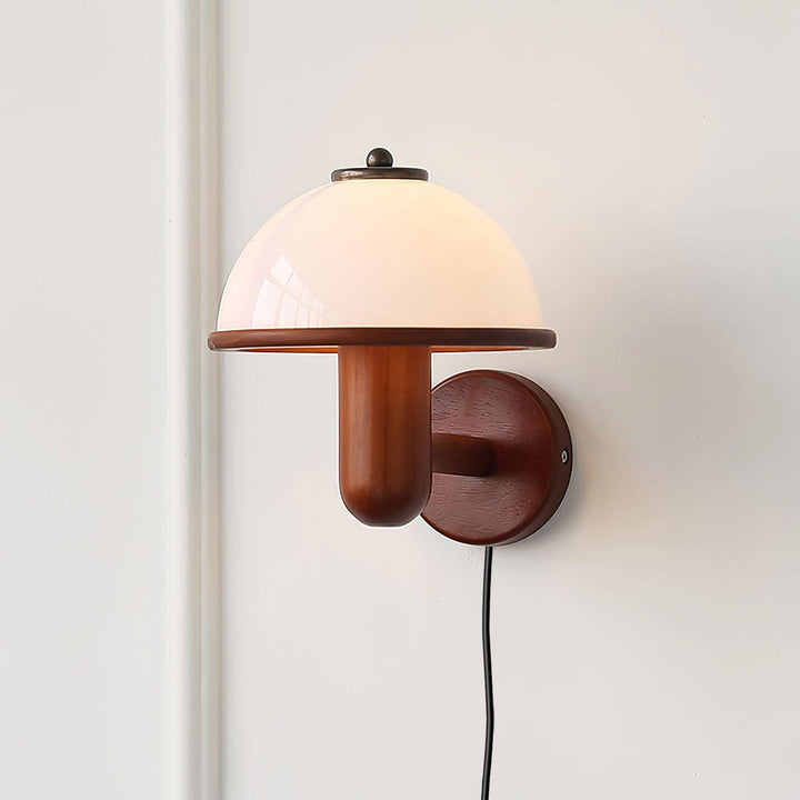 Moderne væglampe med svampedesign i træ