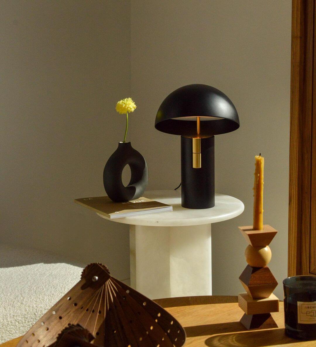 Moderne designer bordlampe med drejelige cylindre