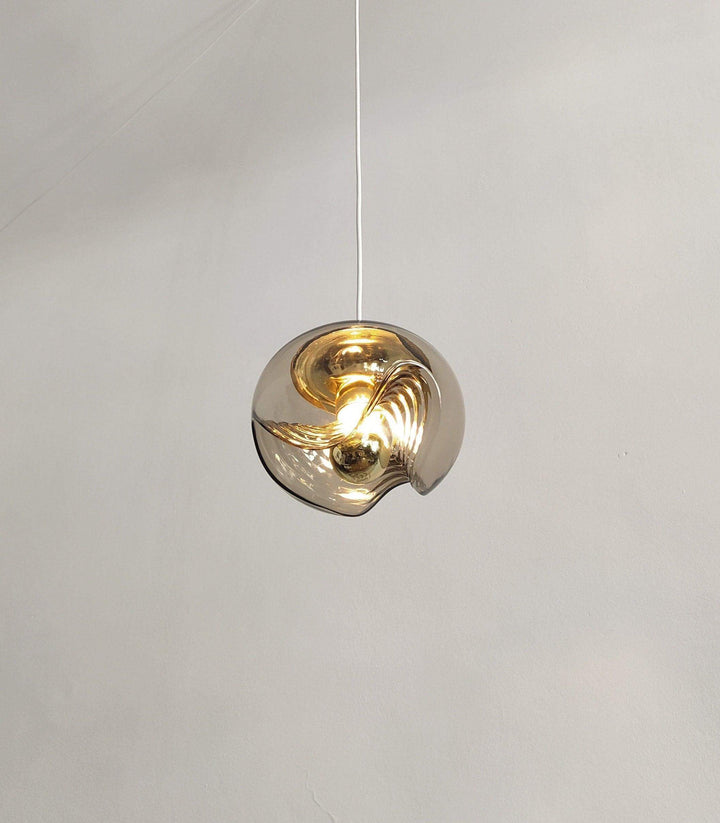 Moderne bølget pendellampe i glas