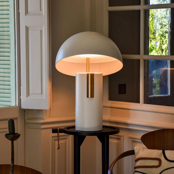 Moderne designer bordlampe med drejelige cylindre