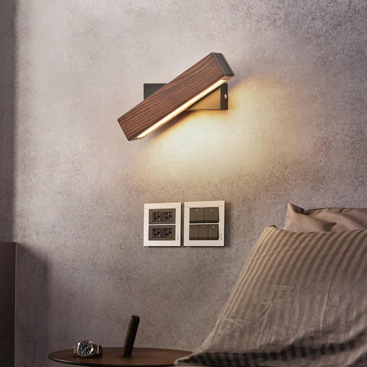Drejelig LED-væglampe af træ - Modern & Fleksibel