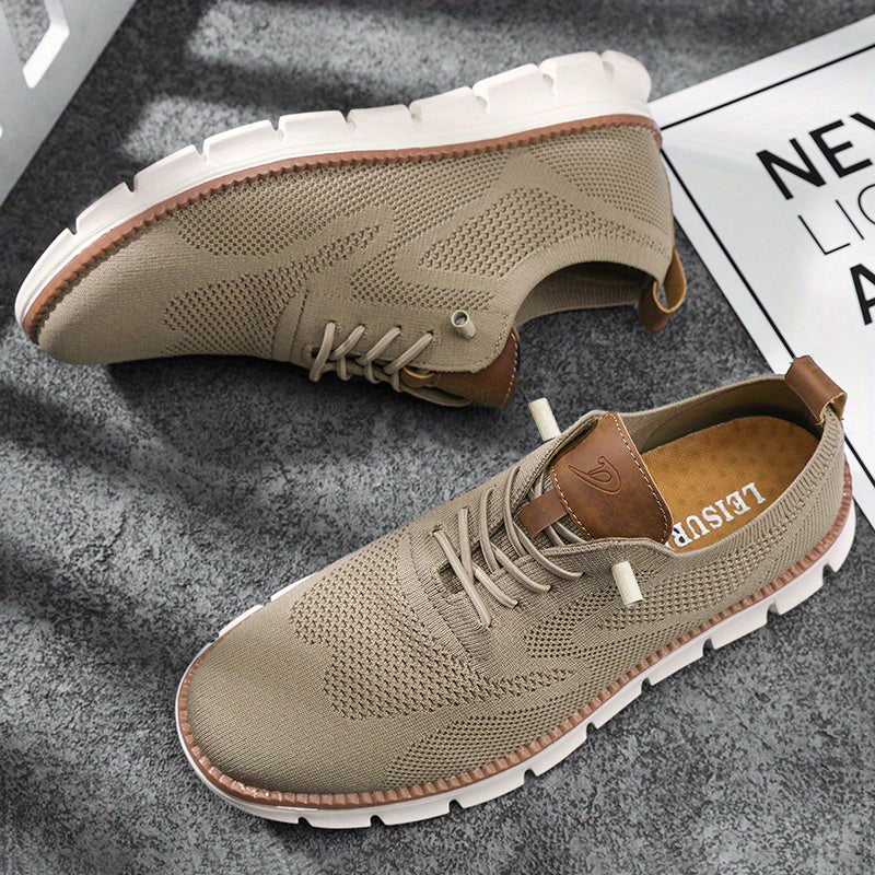 Komfortable herre sneakers i grå med åndbar mesh, letvægtssko med fleksibel pasform.