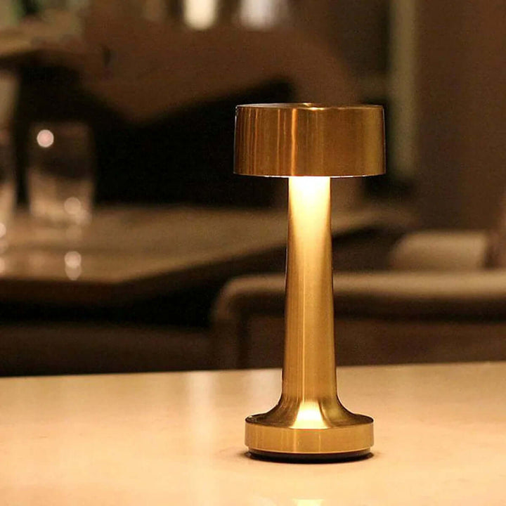Dæmpbar LED bordlampe med genopladeligt batteri