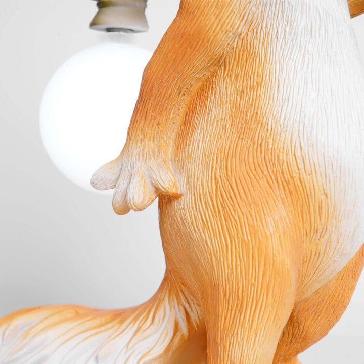Dekorativ Egern Bordlampe med LED