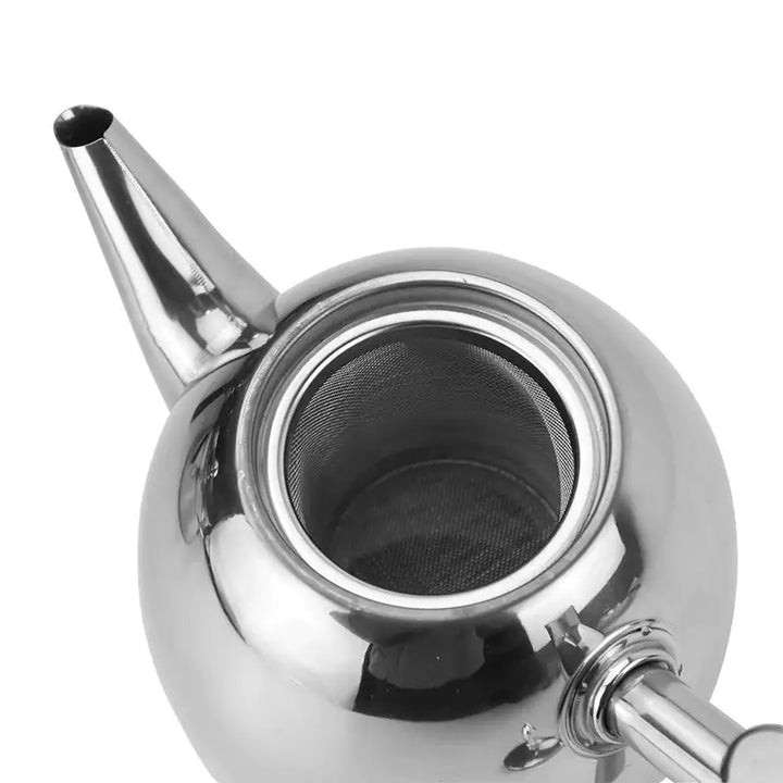 Tekande i rustfrit stål med integreret si, moderne design, holdbar og funktionel til stilfuld tebrygning.