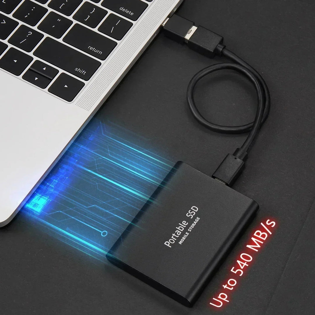 Ekstern 2TB SSD med USB-C for hurtig dataoverførsel, ideel til bærbar digital lagring og filoverførsel.