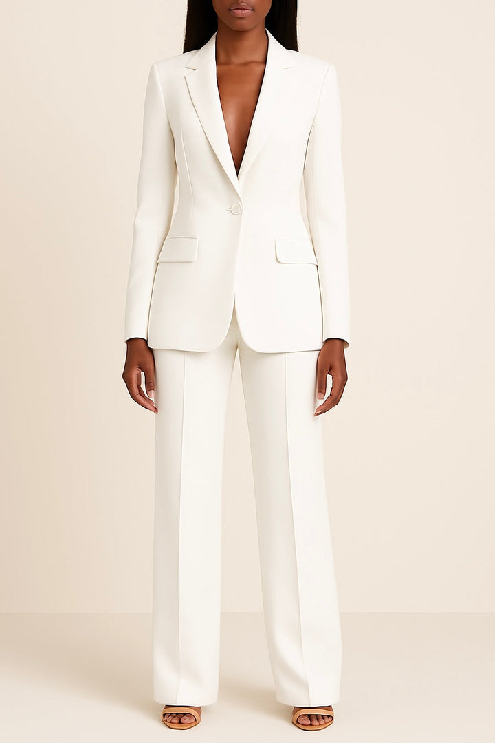 Elegant dame blazer buksesæt for sofistikeret stil. Perfekt til kontor eller fest med ultimativ komfort.